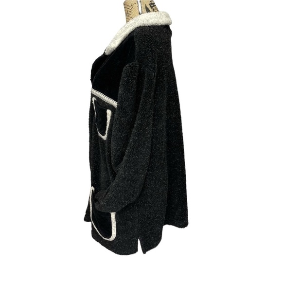 Sisko and Co. Black and White Teddy Sherpa Style Coat - Picture 6 of 12